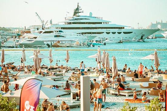 Barasti Beach Bar